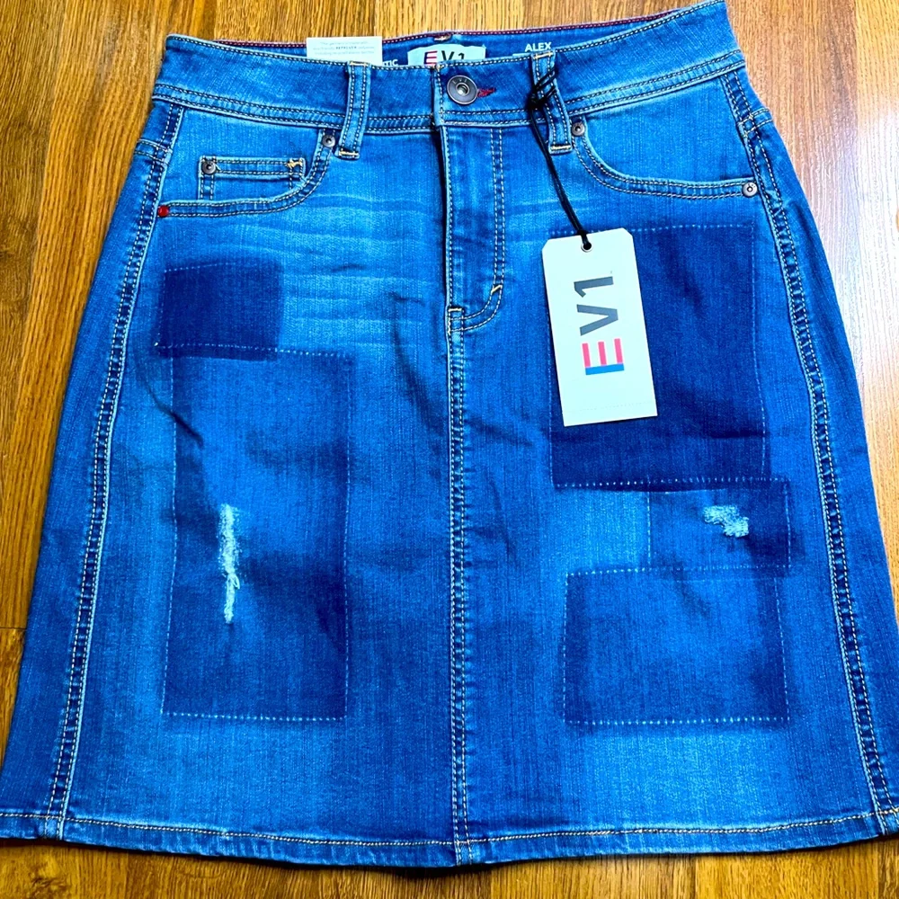 EV1 soft denim distressed pencil skirt, new with tags. Size 0